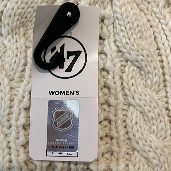 NWT Boston Bruins women’s knit pom pom hat - Picture 3 of 7